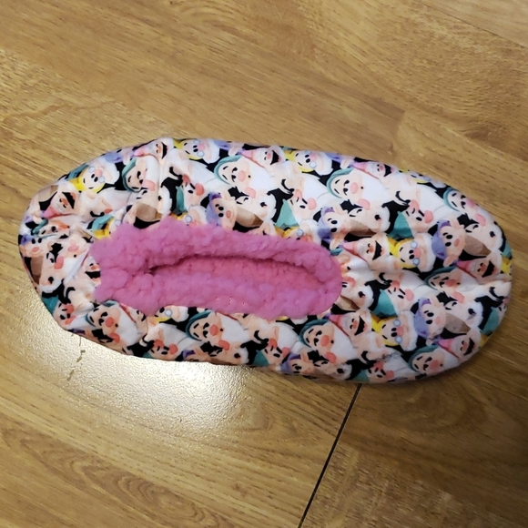 NWT Disney 7 Dwarves slippers OS - Picture 2 of 3